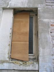 aufgebrochenes Fenster